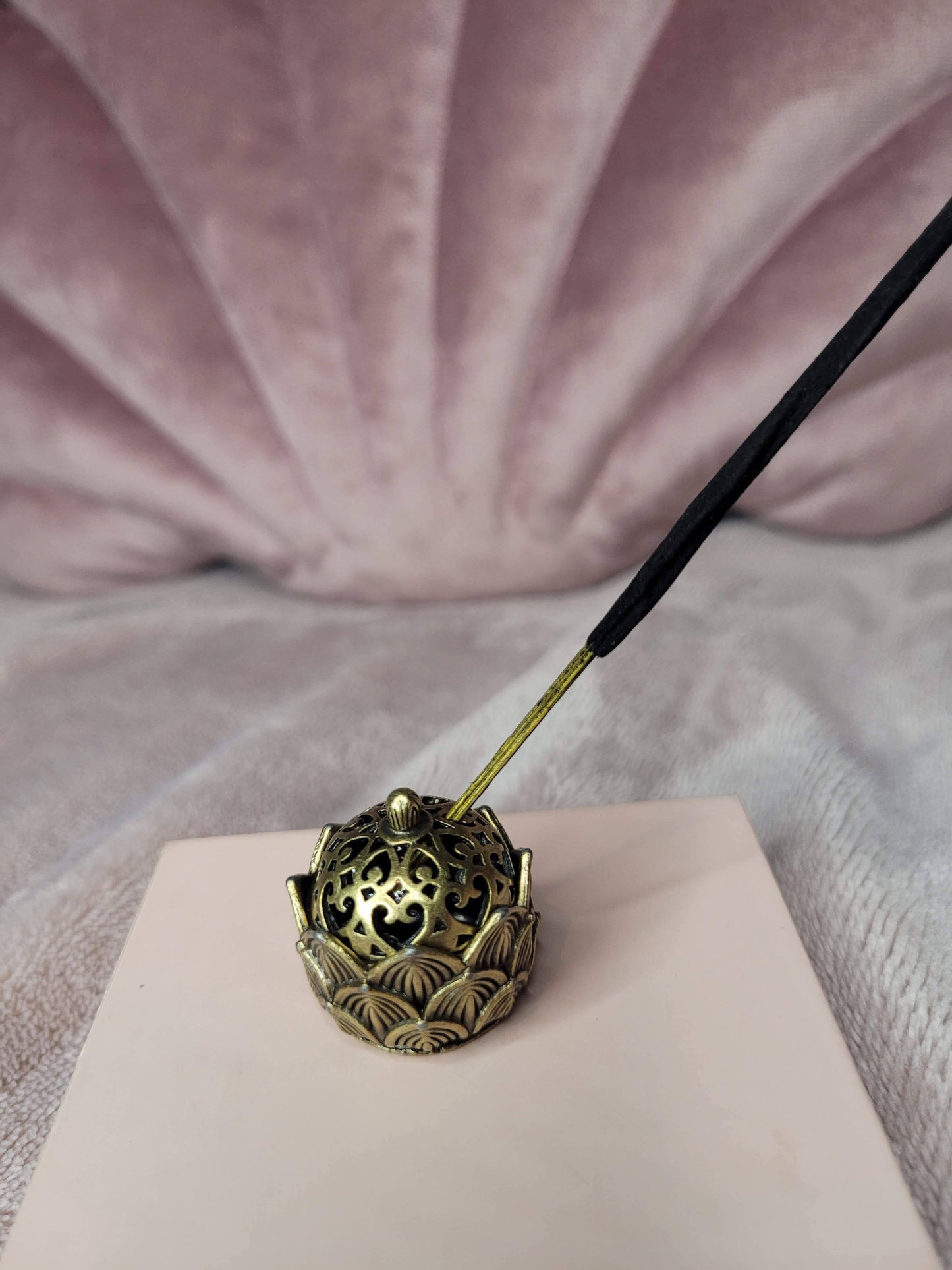 Mini lotus incence holder