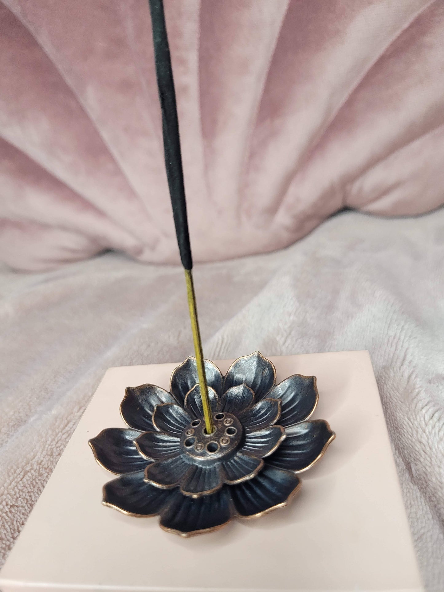 Bronze lotus incence holder
