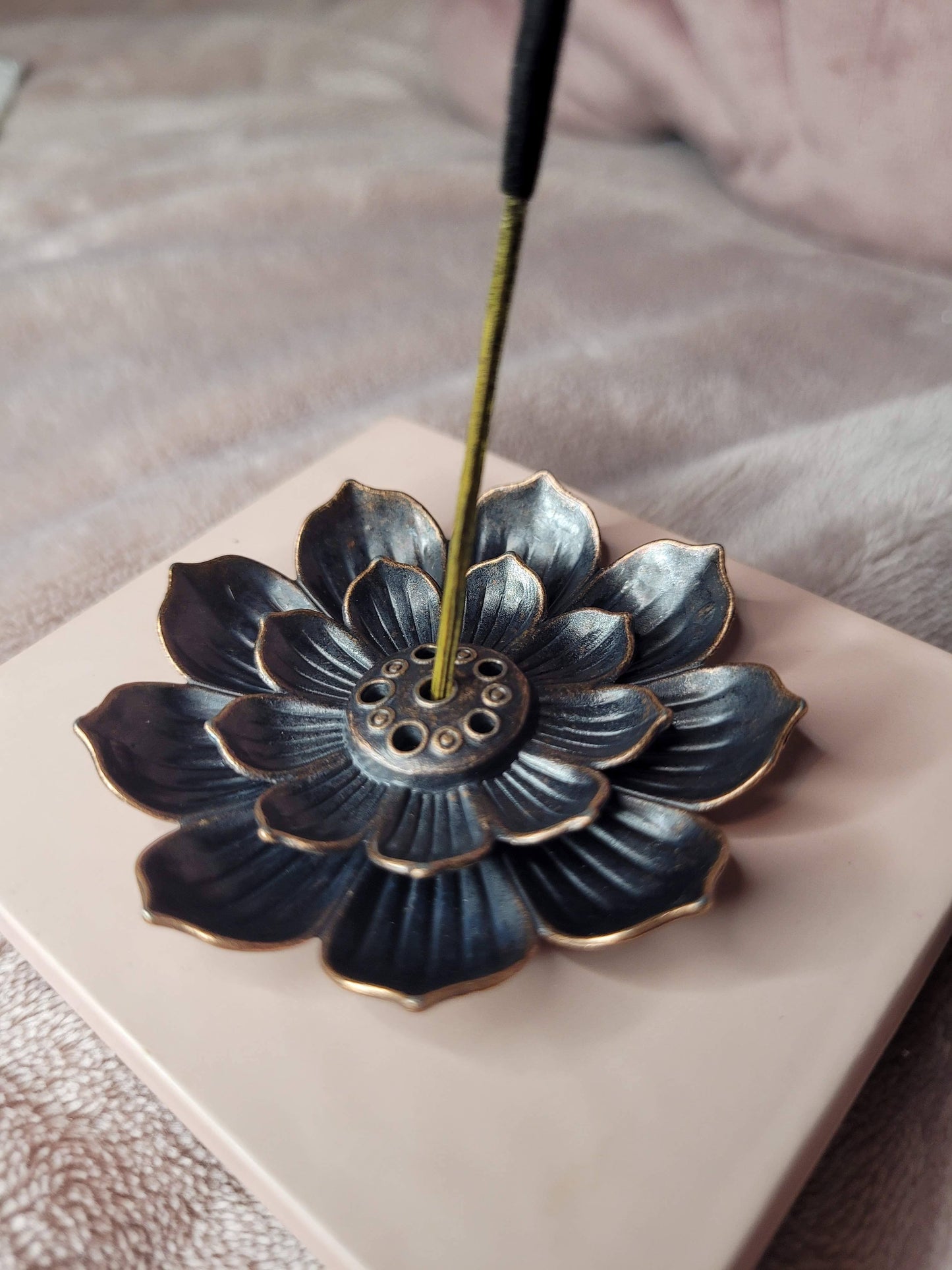Bronze lotus incence holder