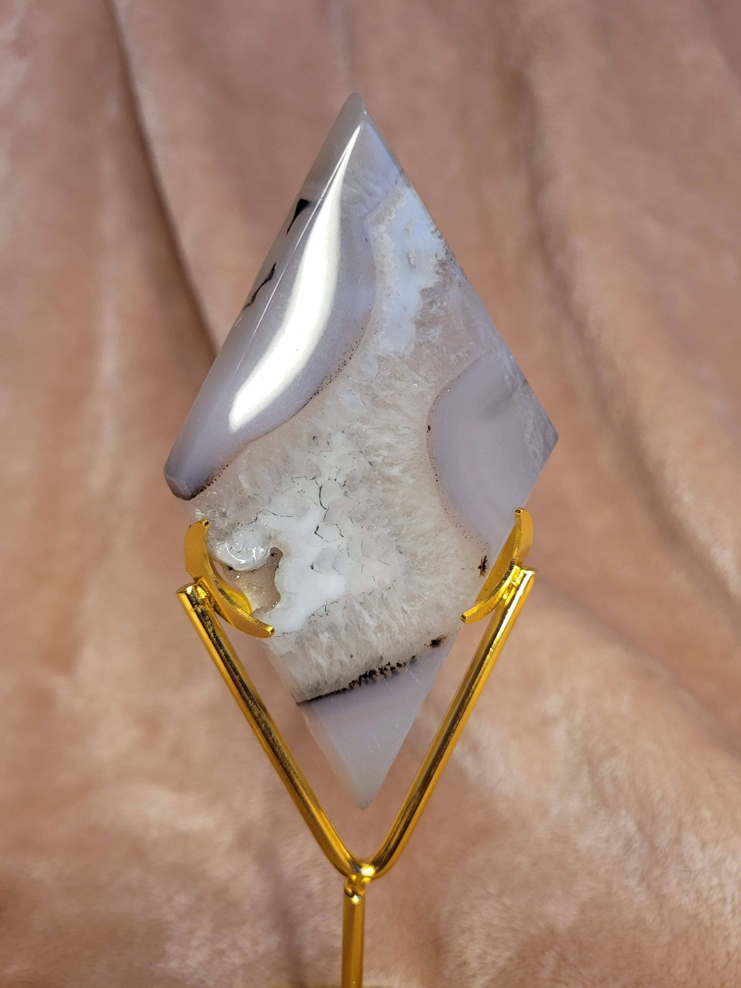 Druzy Agate diamond with stand