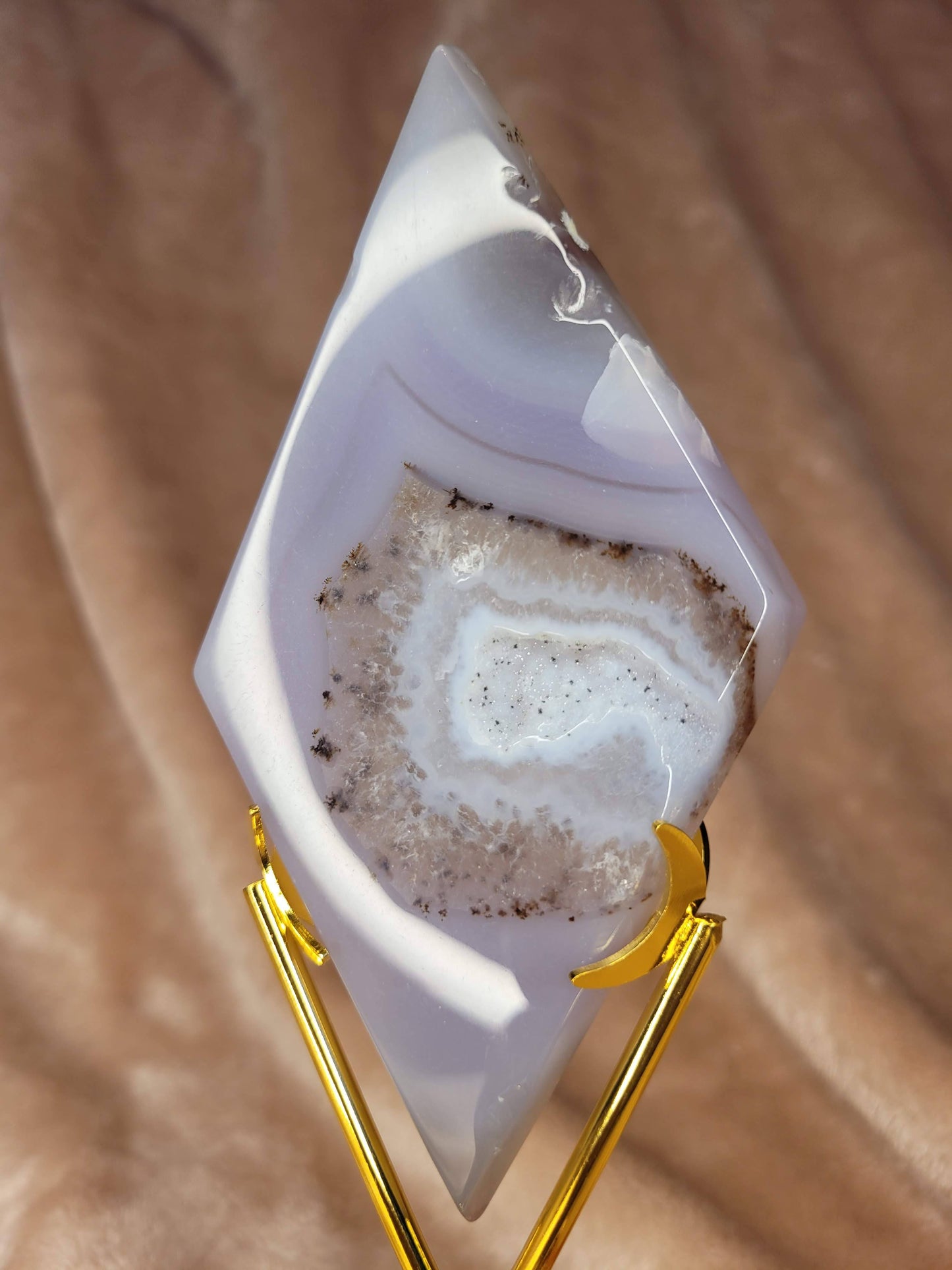 Druzy Agate diamond with stand