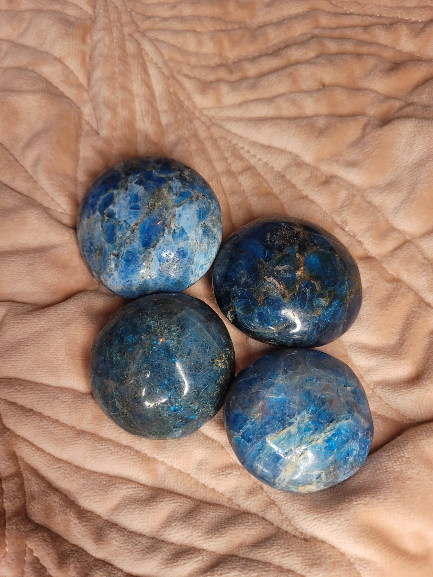 Blue Apatite calm palm