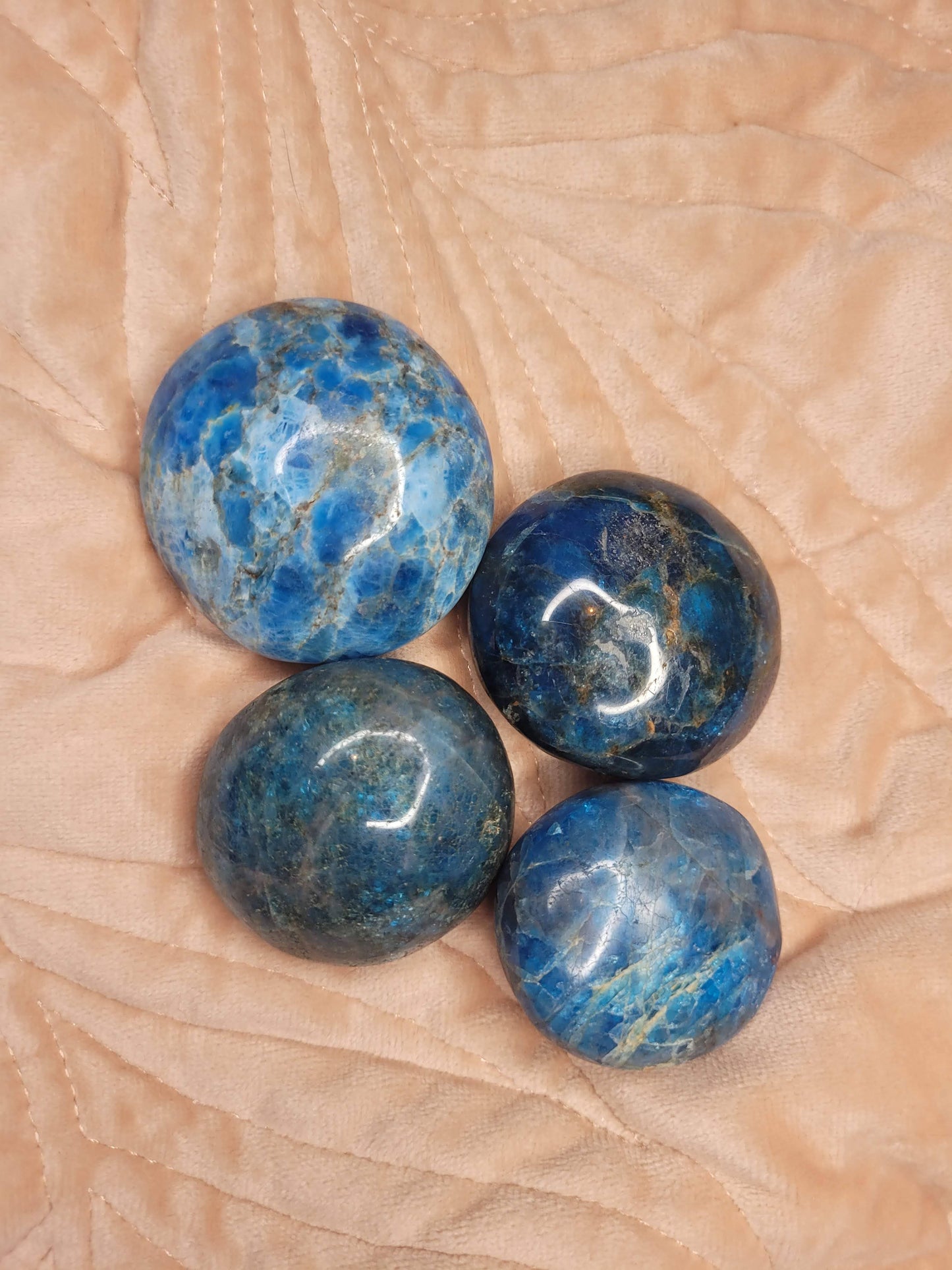 Blue Apatite calm palm